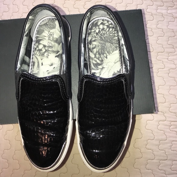 Ted Baker slip on black patent sneakers - Picture 5 of 5